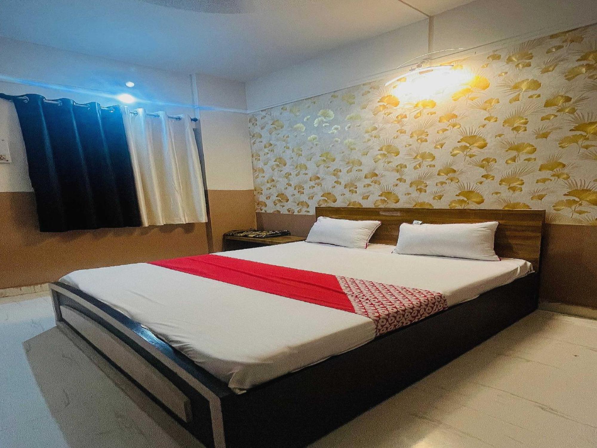 Hotel Royal Lodging Phursungi Kültér fotó