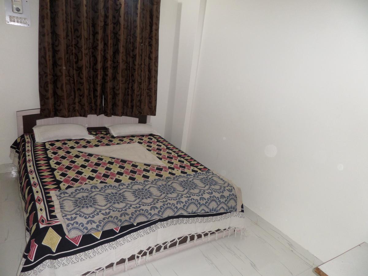 Hotel Royal Lodging Phursungi Kültér fotó
