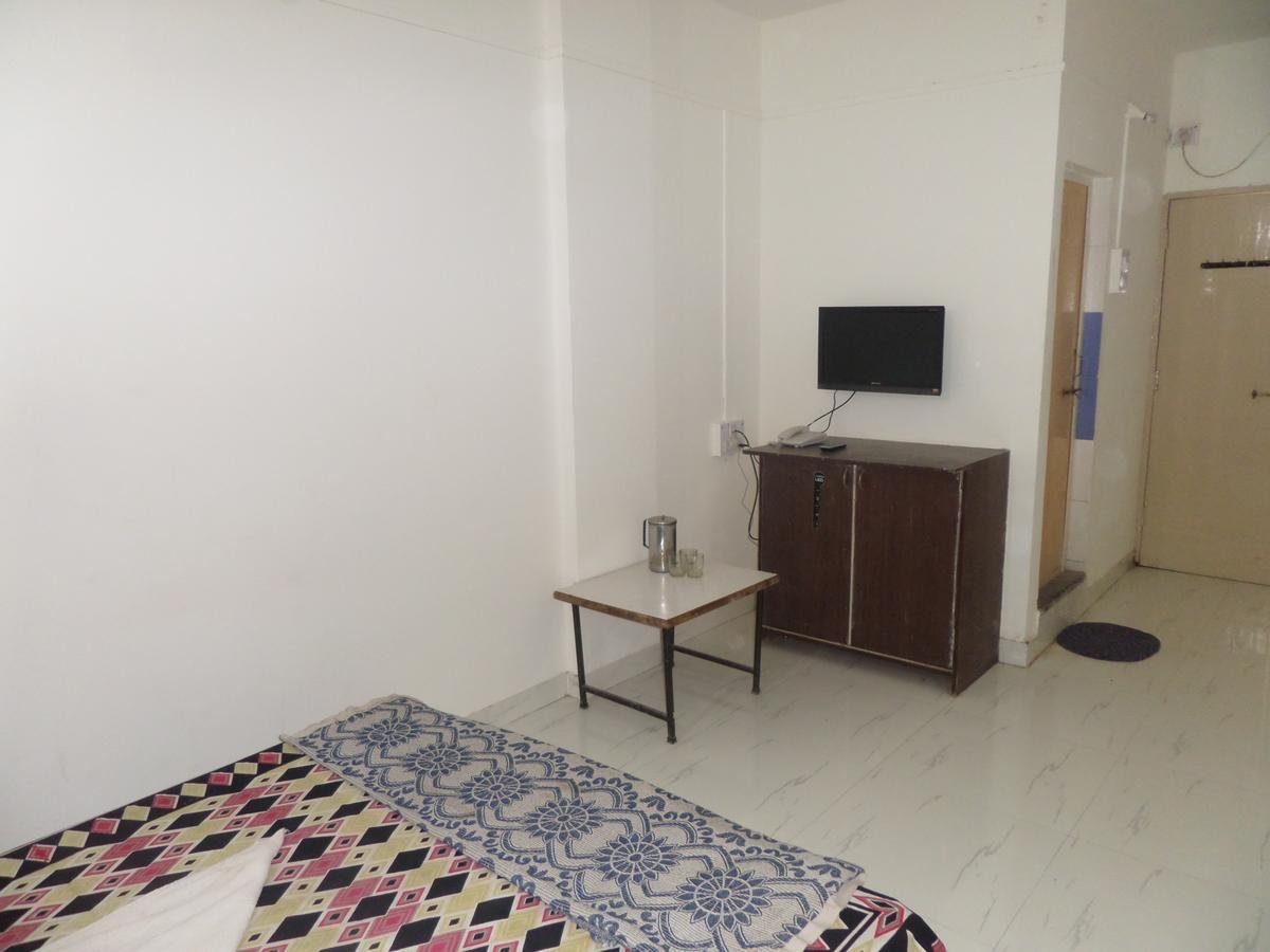 Hotel Royal Lodging Phursungi Kültér fotó